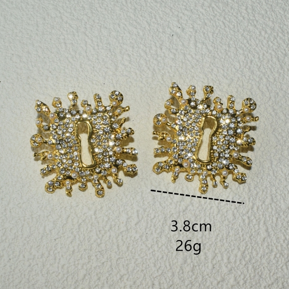 New schiaparelli inspired Key Hole Earrings - Picture 4 of 6